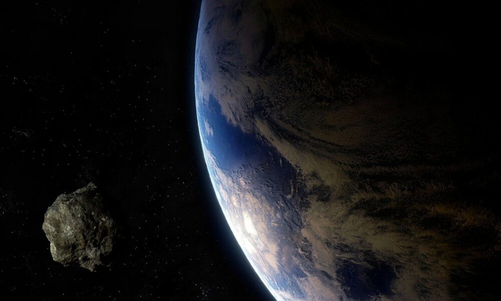 Asteroide 2024 YR4